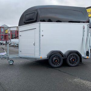 Pferdeanhänger & Transportboxen